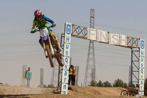 مسابقات موتورکراس قهرمانی استان اصفهان

عکس:مجتبی جهان بخش