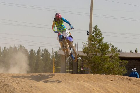 مسابقات موتورکراس قهرمانی استان اصفهان

عکس:مجتبی جهان بخش