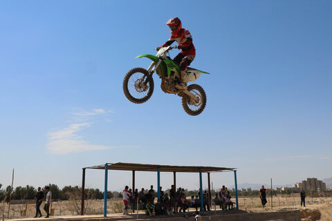 مسابقات موتورکراس قهرمانی استان اصفهان

عکس:مجتبی جهان بخش