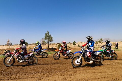 مسابقات موتورکراس قهرمانی استان اصفهان

عکس:مجتبی جهان بخش