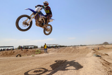 مسابقات موتورکراس قهرمانی استان اصفهان

عکس:مجتبی جهان بخش