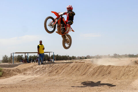 مسابقات موتورکراس قهرمانی استان اصفهان

عکس:مجتبی جهان بخش