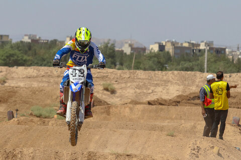 مسابقات موتورکراس قهرمانی استان اصفهان

عکس:مجتبی جهان بخش