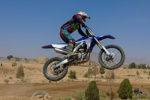 مسابقات موتورکراس قهرمانی استان اصفهان

عکس:مجتبی جهان بخش