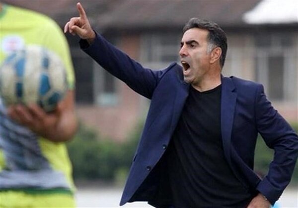 امیدوارم با تلاش بازیکنانم مقابل ذوب آهن به پیروزی برسیم