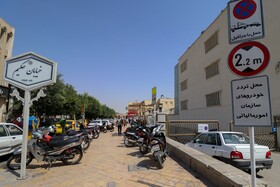 معضل نبودپارکینگ برای راکبین موتورسیکلت در اصفهان

عکس:مجتبی جهان بخش