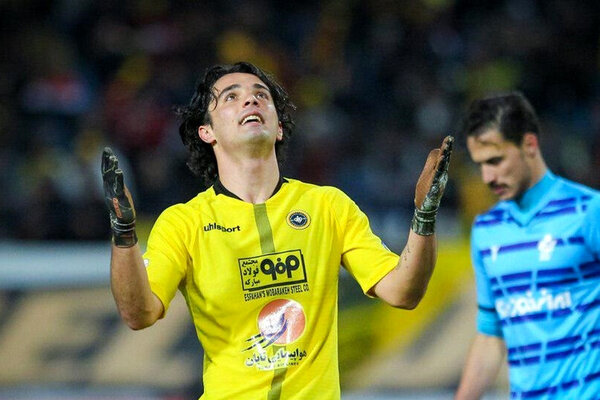 ما باید خودمان را با تیم های بزرگ آسیا مقایسه کنیم