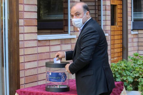 مجمع انتخاباتی هیات فوتبال استان اصفهان

عکس:مجتبی جهان بخش