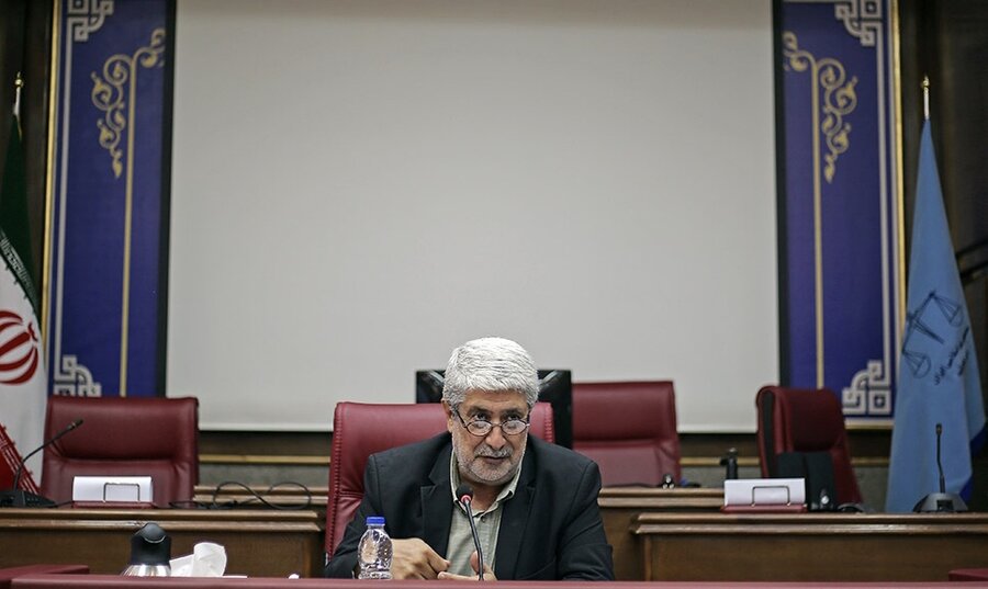 پاسخ مستدل معاون دادستان کل به ادعای یک رسانه داخلی مبنی بر «فاقد صلاحیت بودن امضاءکنندگان مصوبه‌ صدور مجوز ترخیص کالا از گمرکات با منشا ارز اشخاص»