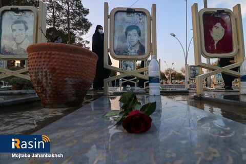 رژه 370 موتورسوار بسیج به مناسبت سالروز25 ابان در اصفهان

عکس:مجتبی جهان بخش