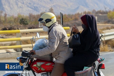 اهداکلاه ایمنی به راکبان موتورسیکلت به مناسبت هفته حمل و نقل

عکسکمجتبی جهان بخش