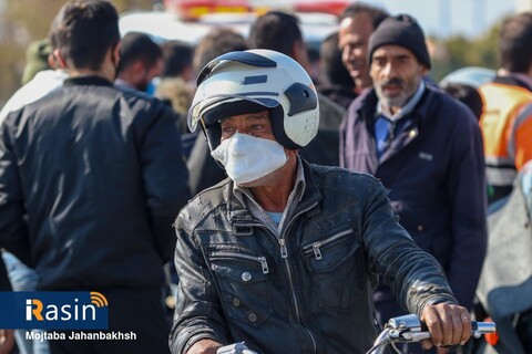 اهداکلاه ایمنی به راکبان موتورسیکلت به مناسبت هفته حمل و نقل

عکسکمجتبی جهان بخش