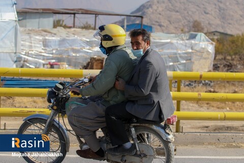 اهداکلاه ایمنی به راکبان موتورسیکلت به مناسبت هفته حمل و نقل

عکسکمجتبی جهان بخش