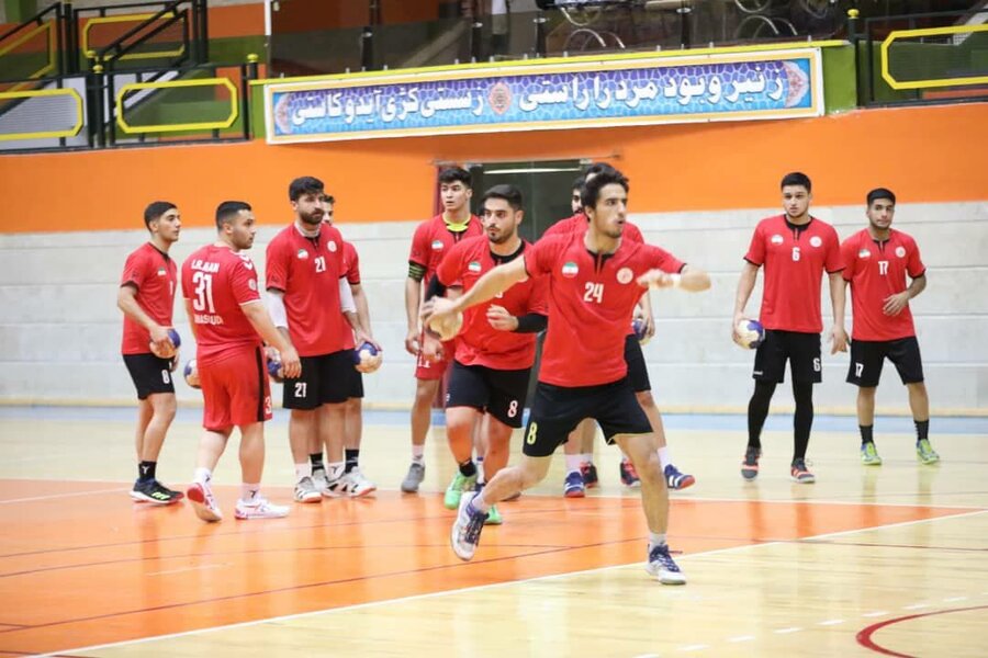بازدید محمدرضا ساکت از اردوی تیم ملی هندبال جوانان