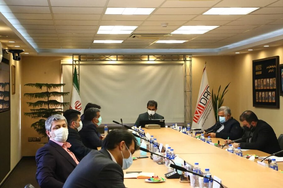 پیگیری ایمیدرو برای اجرایی شدن 3 طرح صنایع معدنی در لرستان
