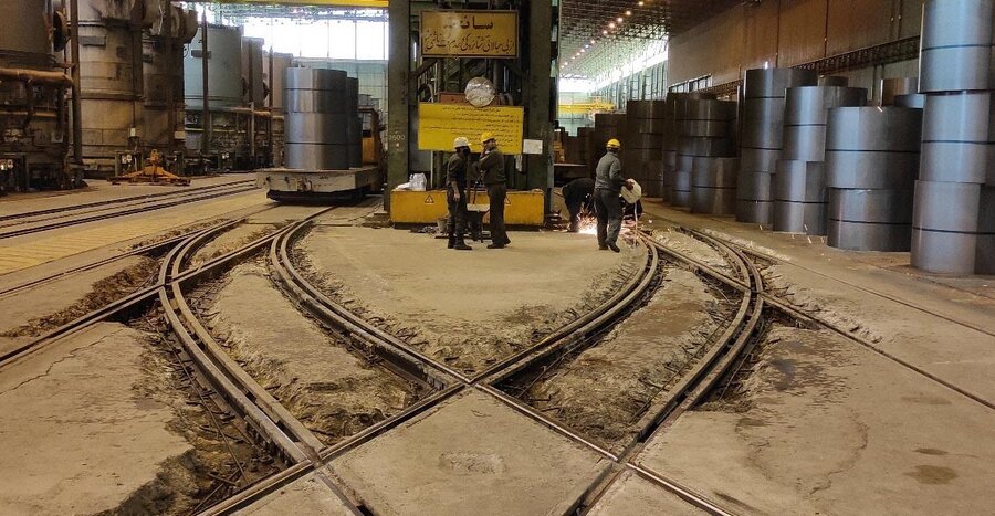 تعویض ریل‌های تقاطع واحد باکس‌آنیلینگ و تاندم میل ناحیۀ نورد سرد فولاد مبارکه