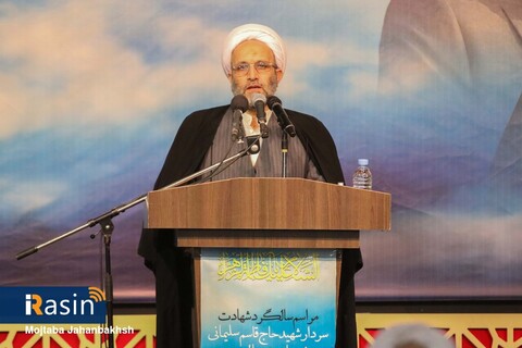 اولین سالگرد سردار شهید قاسم سلیمانی در اصفهان

عکس:مجتبی جهان بخش