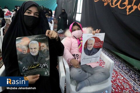 اولین سالگرد سردار شهید قاسم سلیمانی در اصفهان

عکس:مجتبی جهان بخش