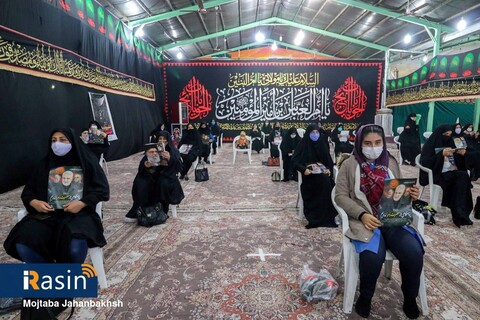 اولین سالگرد سردار شهید قاسم سلیمانی در اصفهان

عکس:مجتبی جهان بخش