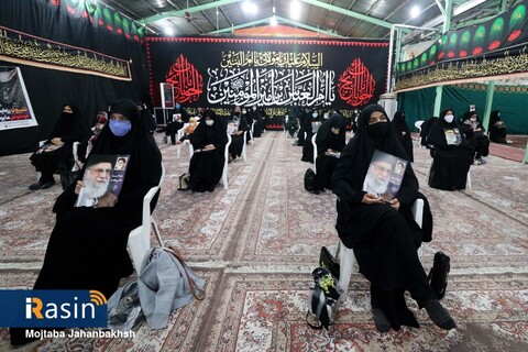 اولین سالگرد سردار شهید قاسم سلیمانی در اصفهان

عکس:مجتبی جهان بخش