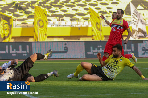 دیدار تیم های سپاهان اصفهان و فولاد خوزستان

عکس:مجتبی جهان بخش