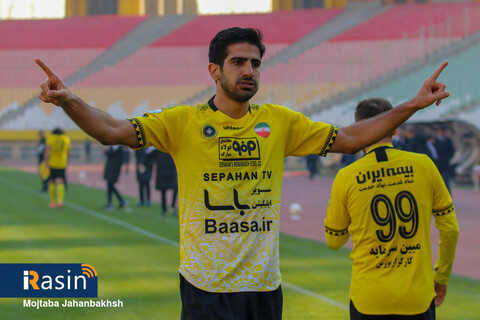 دیدار تیم های سپاهان اصفهان و فولاد خوزستان

عکس:مجتبی جهان بخش