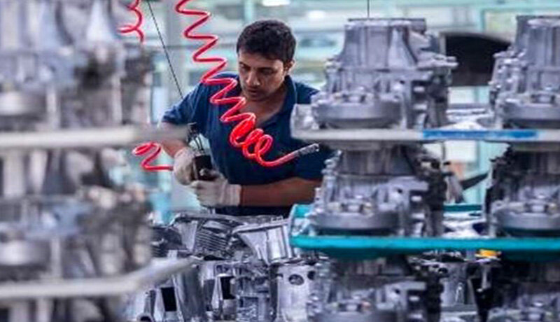 امسال با وجود کرونا سال خوبی برای قطعه سازان بود/ تامین مواد اولیه و نوسان قیمت‌ها چالش اصلی تولیدکنندگان داخلی 