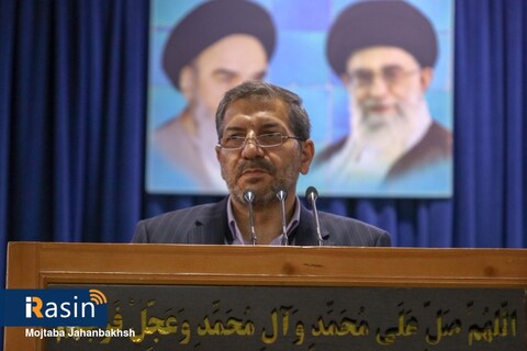 نمازجمعه اصفهان

عکس:مجتبی جهان بخش