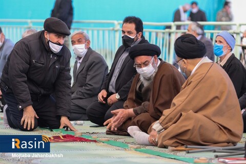 نمازجمعه اصفهان

عکس:مجتبی جهان بخش