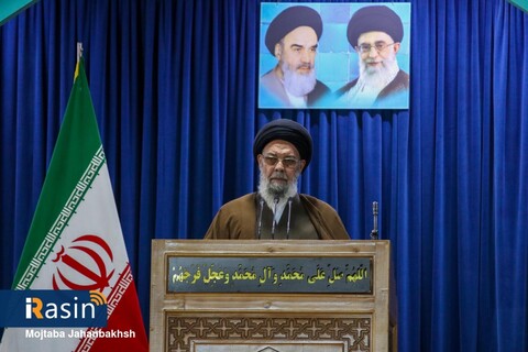 نمازجمعه اصفهان

عکس:مجتبی جهان بخش