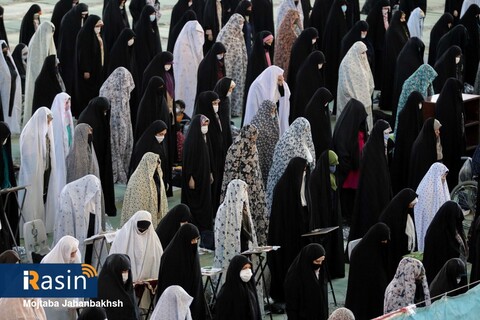 نمازجمعه اصفهان

عکس:مجتبی جهان بخش