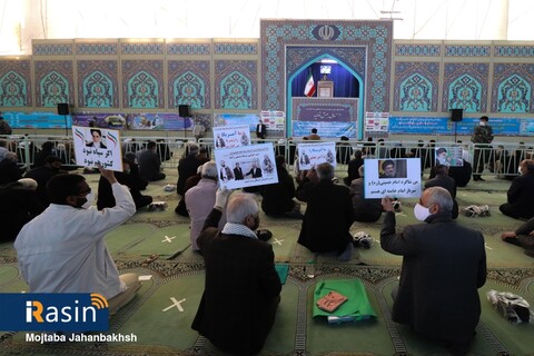 نمازجمعه اصفهان

عکس:مجتبی جهان بخش