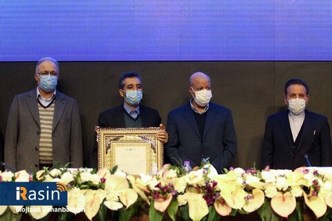 آیین تجلیل از صادرکنندگان نمونه استان اصفهان

عکس:مجتبی جهان بخش
