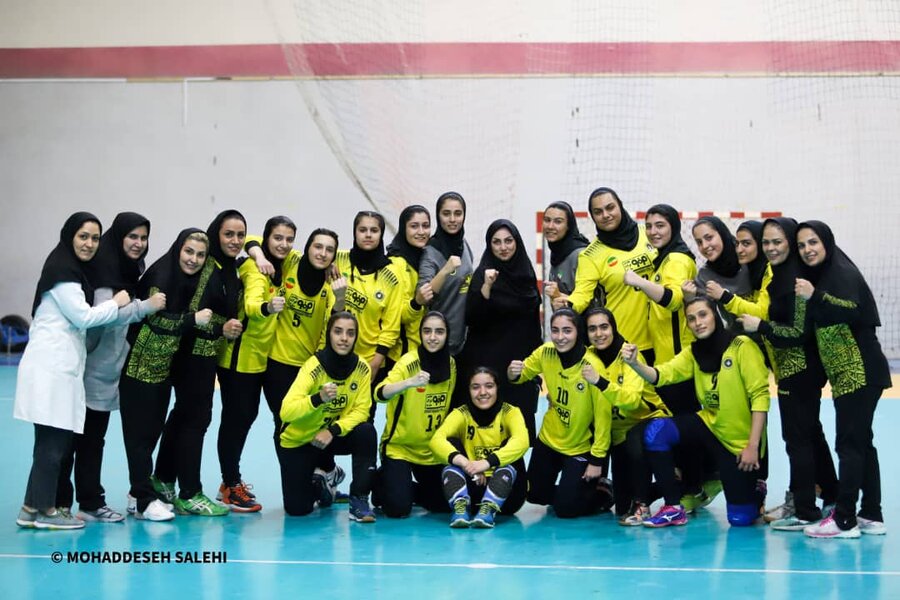 دختران سپاهان با اقتدار فینالیست شدند