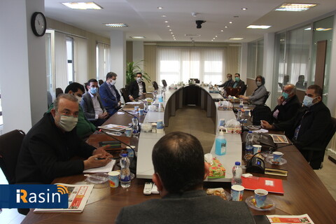 نشست مدیر روابط عمومی شرکت فولاد مبارکه با تعدادی از نمایندگان رسانه های تخصصی صنعت و معدن