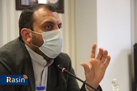 نشست مدیر روابط عمومی شرکت فولاد مبارکه با تعدادی از نمایندگان رسانه های تخصصی صنعت و معدن