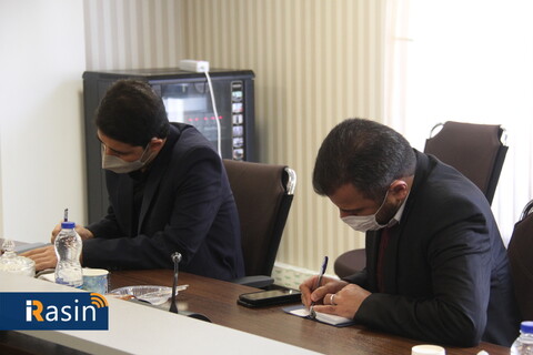 نشست مدیر روابط عمومی شرکت فولاد مبارکه با تعدادی از نمایندگان رسانه های تخصصی بورس و بانک