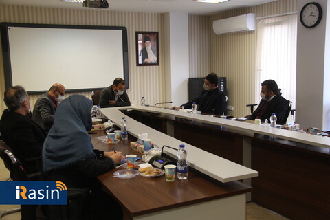 نشست مدیر روابط عمومی شرکت فولاد مبارکه با تعدادی از نمایندگان رسانه های تخصصی بورس و بانک