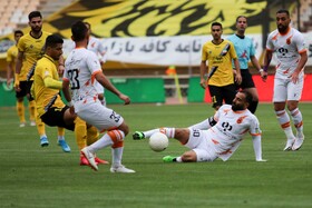راه یابی تیم فوتبال سپاهان به مرحله یک هشتم نهایی جام حذفی فوتبال ایران

عکس:مجتبی جهان بخش