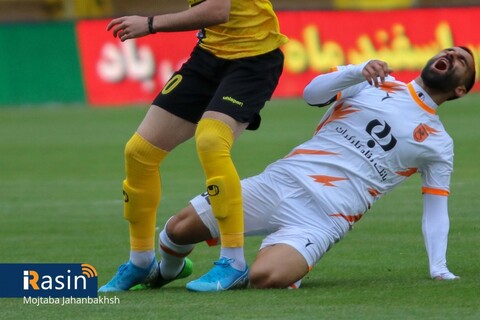 راه یابی تیم فوتبال سپاهان به مرحله یک هشتم نهایی جام حذفی فوتبال ایران

عکس:مجتبی جهان بخش