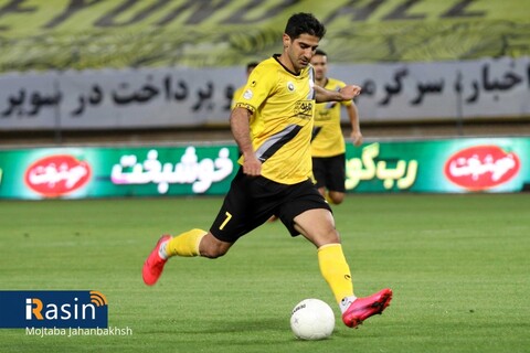 راه یابی تیم فوتبال سپاهان به مرحله یک هشتم نهایی جام حذفی فوتبال ایران

عکس:مجتبی جهان بخش