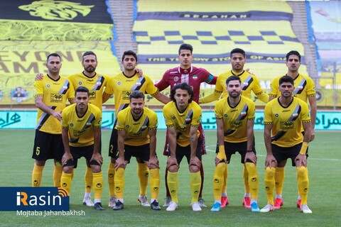 راه یابی تیم فوتبال سپاهان به مرحله یک هشتم نهایی جام حذفی فوتبال ایران

عکس:مجتبی جهان بخش