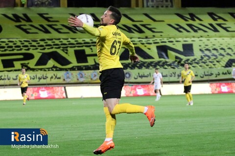 راه یابی تیم فوتبال سپاهان به مرحله یک هشتم نهایی جام حذفی فوتبال ایران

عکس:مجتبی جهان بخش