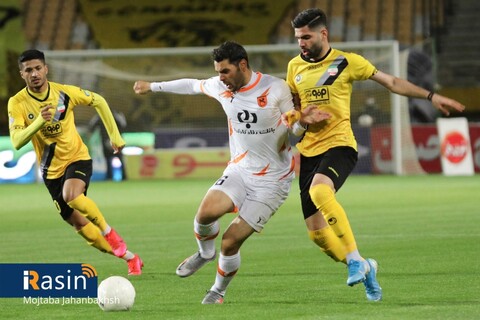 راه یابی تیم فوتبال سپاهان به مرحله یک هشتم نهایی جام حذفی فوتبال ایران

عکس:مجتبی جهان بخش