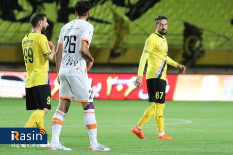 راه یابی تیم فوتبال سپاهان به مرحله یک هشتم نهایی جام حذفی فوتبال ایران

عکس:مجتبی جهان بخش