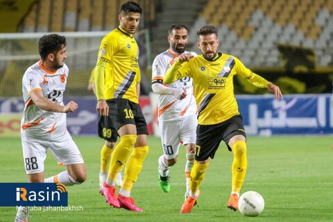 راه یابی تیم فوتبال سپاهان به مرحله یک هشتم نهایی جام حذفی فوتبال ایران

عکس:مجتبی جهان بخش