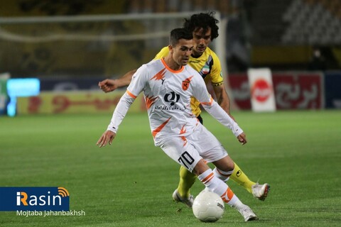 راه یابی تیم فوتبال سپاهان به مرحله یک هشتم نهایی جام حذفی فوتبال ایران

عکس:مجتبی جهان بخش