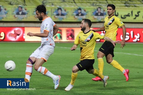 راه یابی تیم فوتبال سپاهان به مرحله یک هشتم نهایی جام حذفی فوتبال ایران

عکس:مجتبی جهان بخش