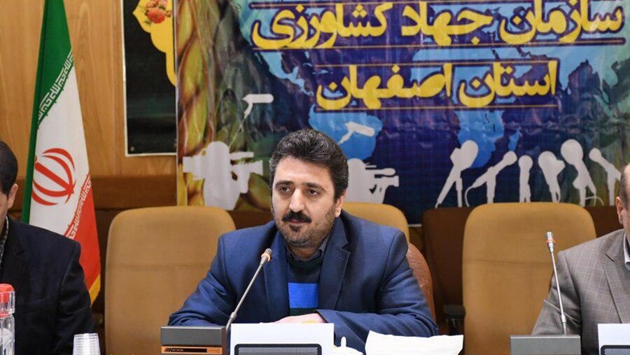 با انتقال آب خلیج فارس به اصفهان باید برداشت صنایع از زاینده رود به حداقل برسد 
