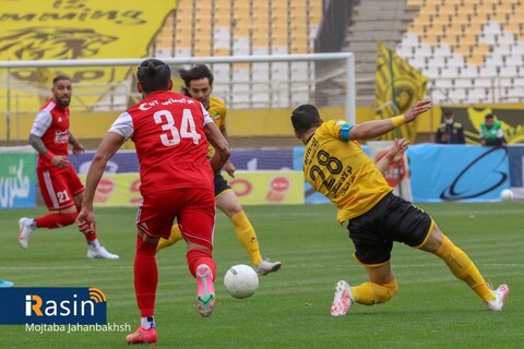 برد سه امتیازی تیم فوتبال سپاهان مقابل تراکتور

عکس:مجتبی جهان بخش